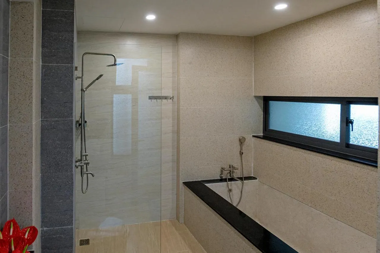 アパート Aroma Garden Suites ホイアン ベトナム