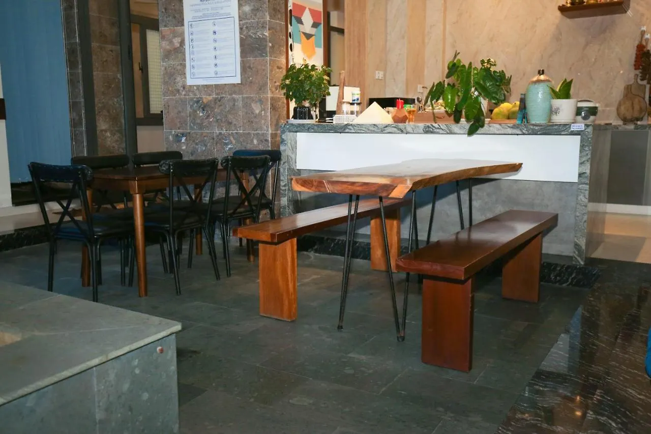 Aroma Garden Suites ホイアン アパート